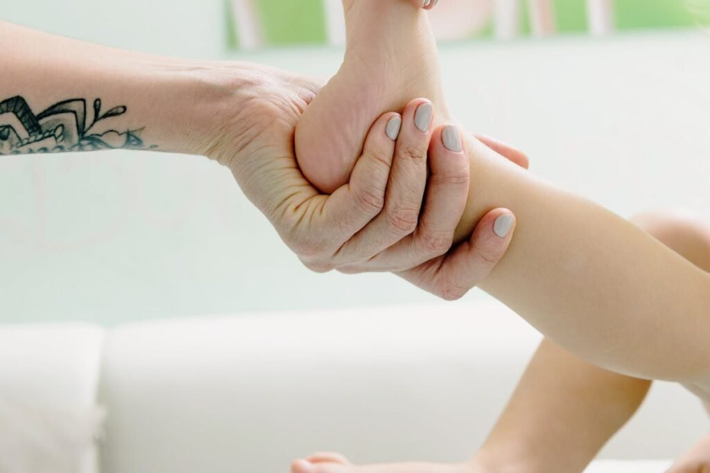 massage for growing pains therapy session for child
