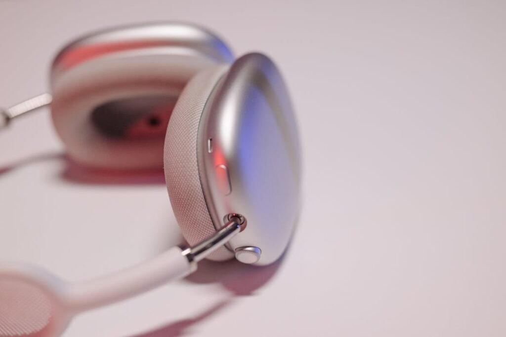orizon IX Hearing Aid Reviews showing discreet design and features